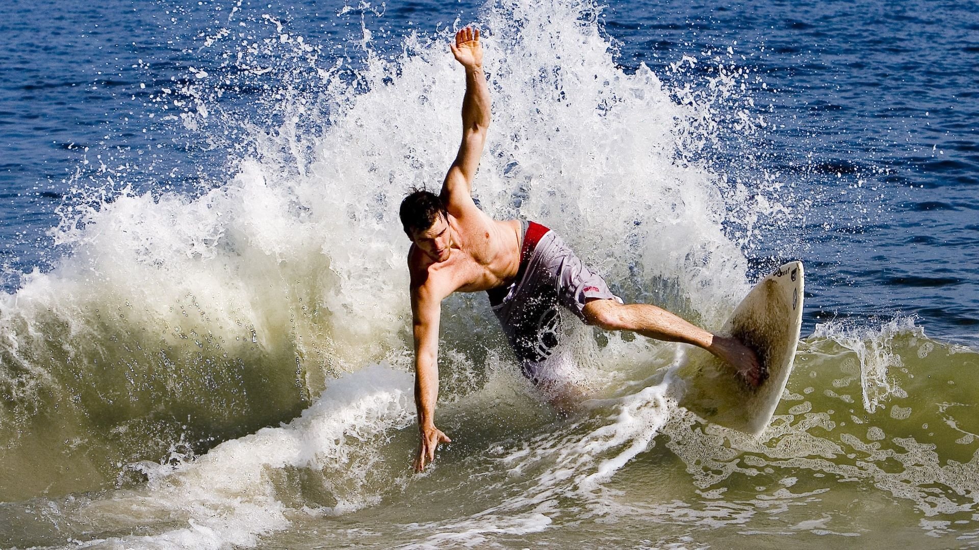 开云体育-海港惊涛拍岸，巴萨城墙崩塌—当帽子戏法成为后防线的墓志铭，海港惊涛拍岸，巴萨城墙崩塌—当帽子戏法成为后防线的墓志铭